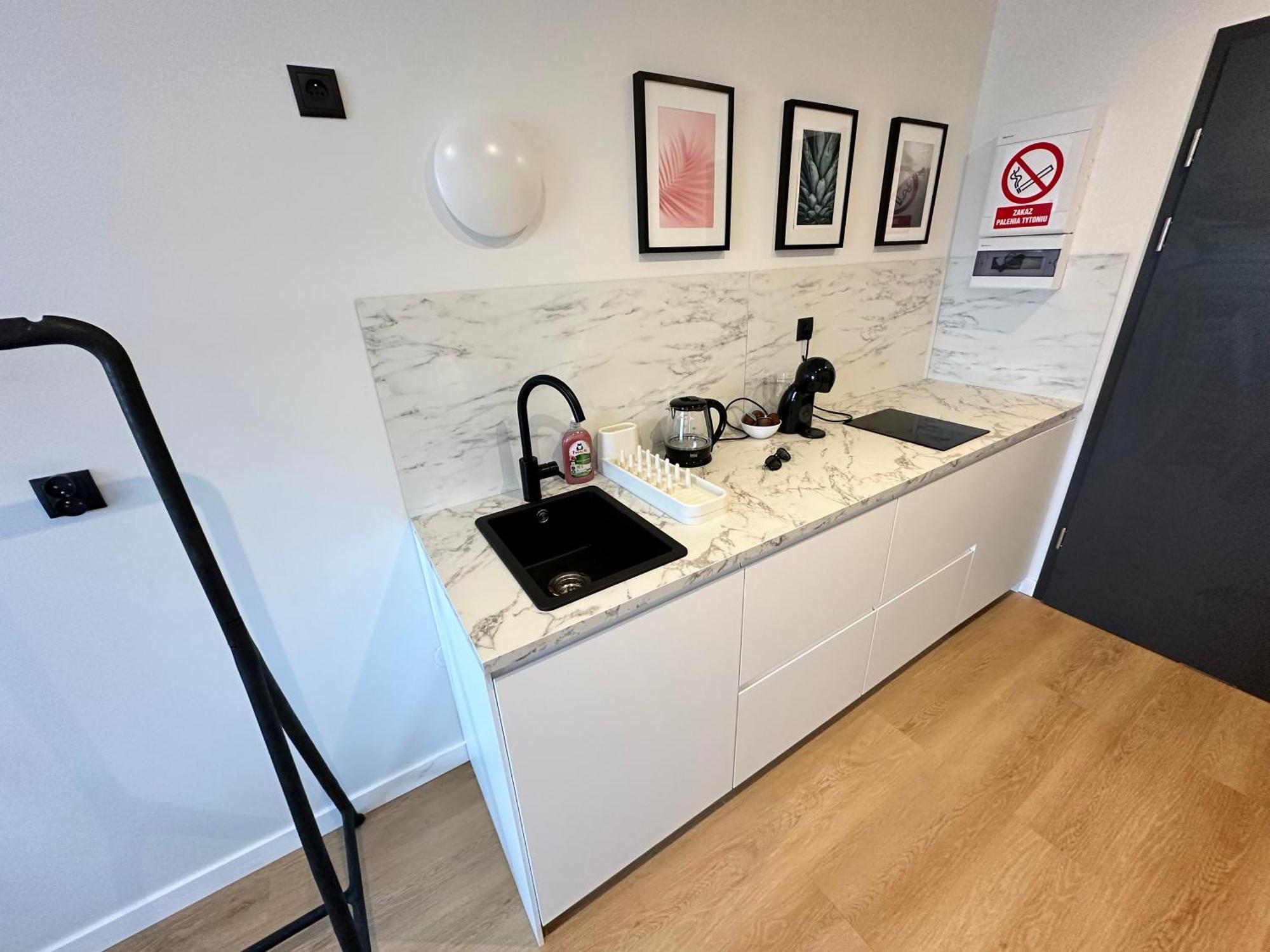 Plac Wolnosci 6 Contactless Check-In 24H Poznan Luaran gambar