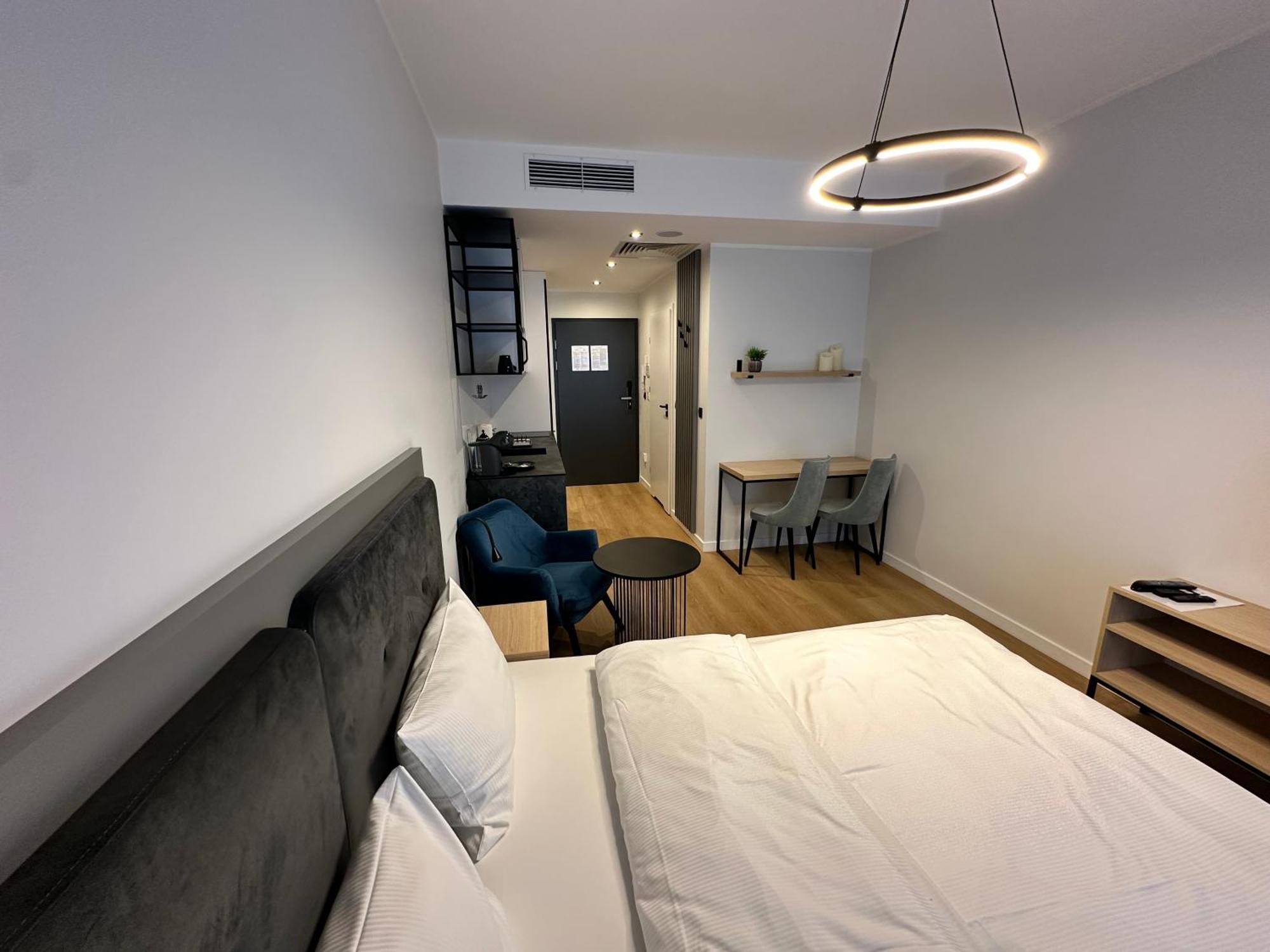 Plac Wolnosci 6 Contactless Check-In 24H Poznan Luaran gambar